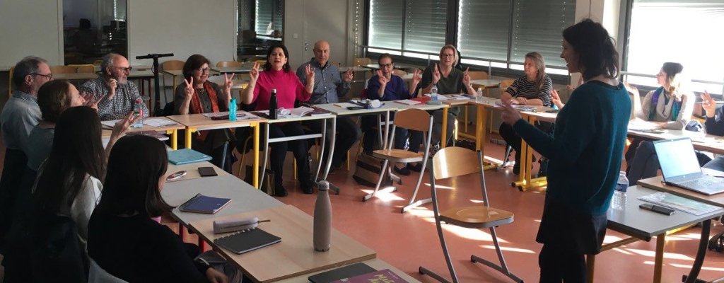 Le 06 et 07 mars 2024 a eu lieu la formation organisée par le Rapsol3m et le Cria34 avec la participation de Marion Aguilar « Animer des ateliers de français auprès d'un public adulte d'origine étrangère peu ou pas scolarisés antérieurement et de niveau A1.1. »